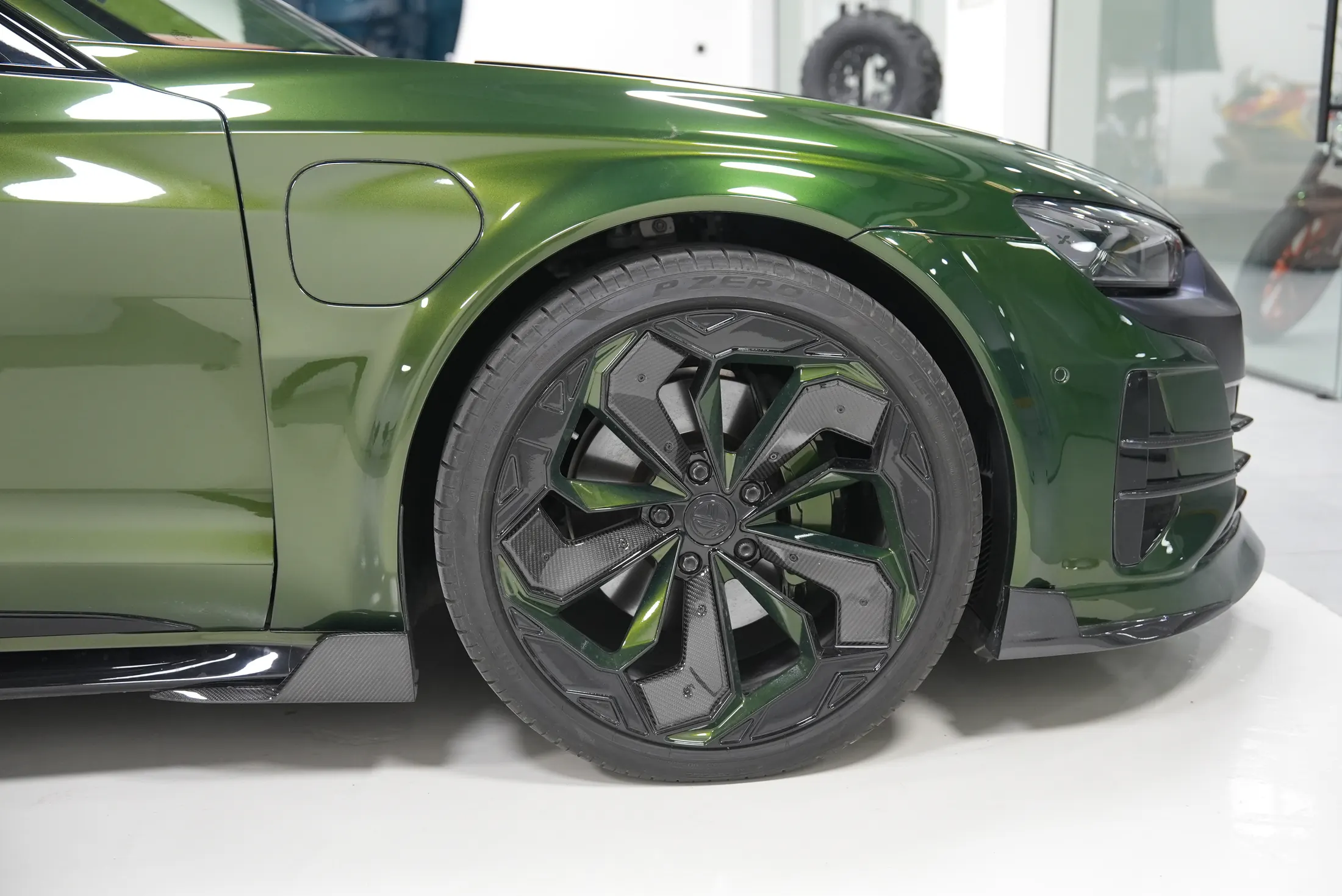 Audi RS e-tron GT front wheel and arch